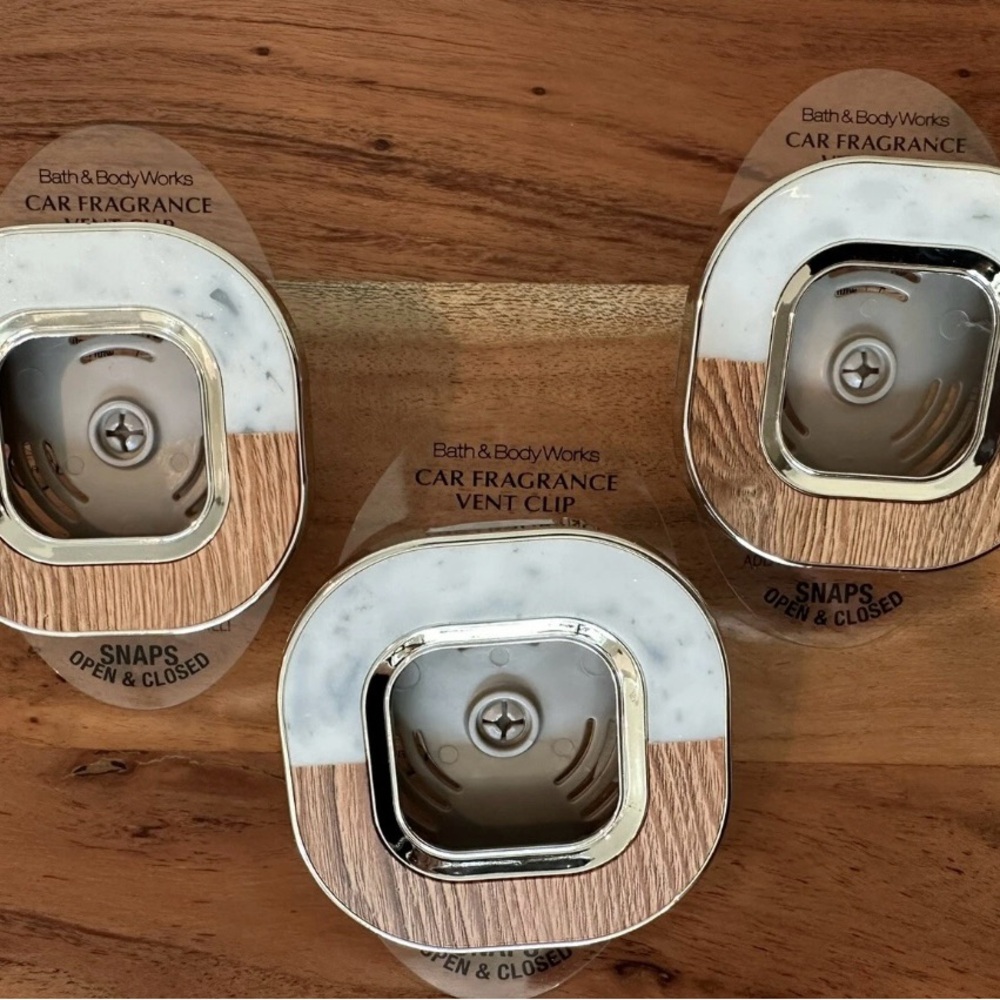 Bath & Body Works: 3 Marble & Wood Car Fragrance Scentportable Holder Vent Clips - Picture 2 of 3